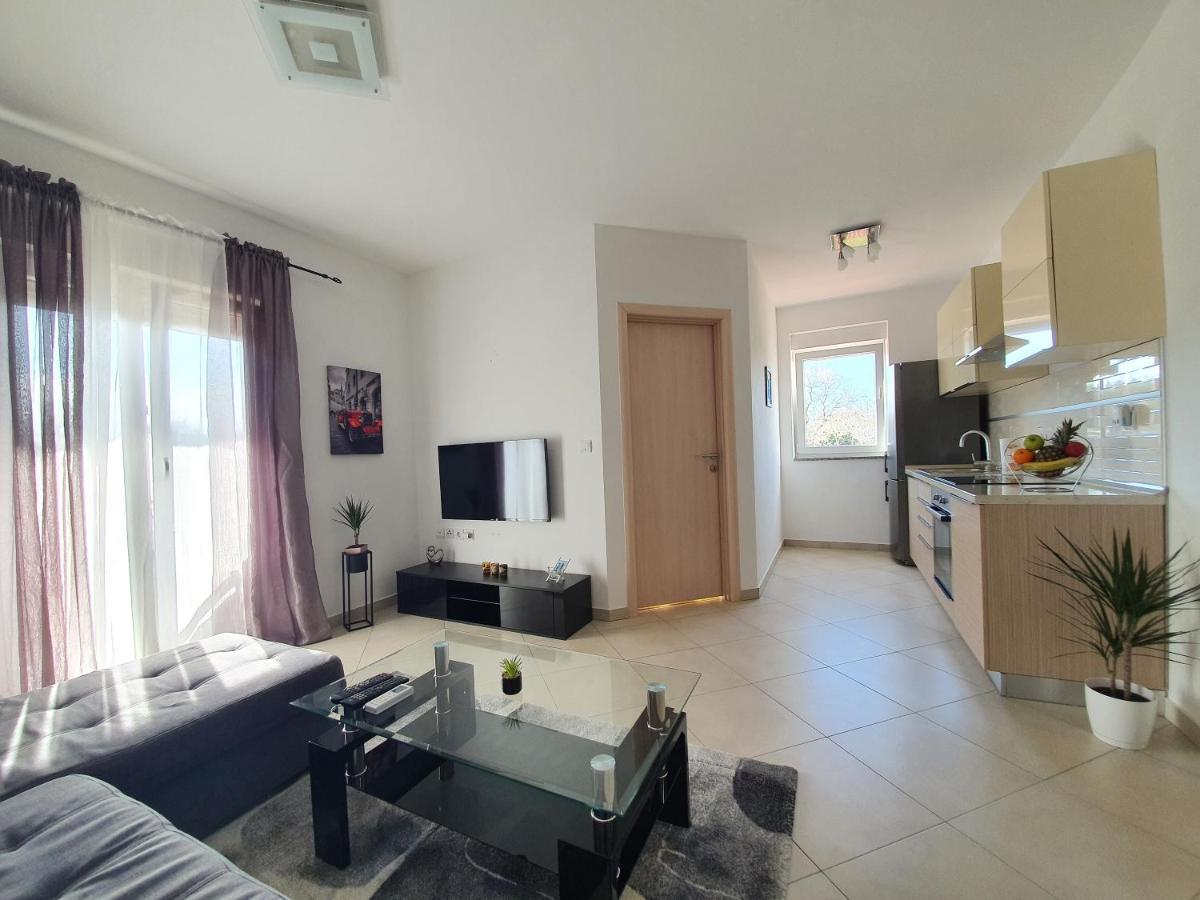 Alex Apartment เมดูลิน ภายนอก รูปภาพ